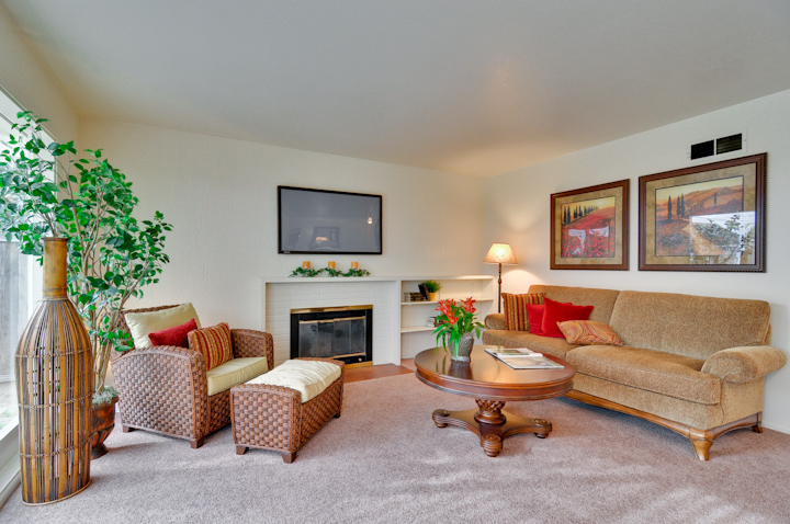 Living Room (A) picture - 1226 Susan Way, Sunnyvale 94087