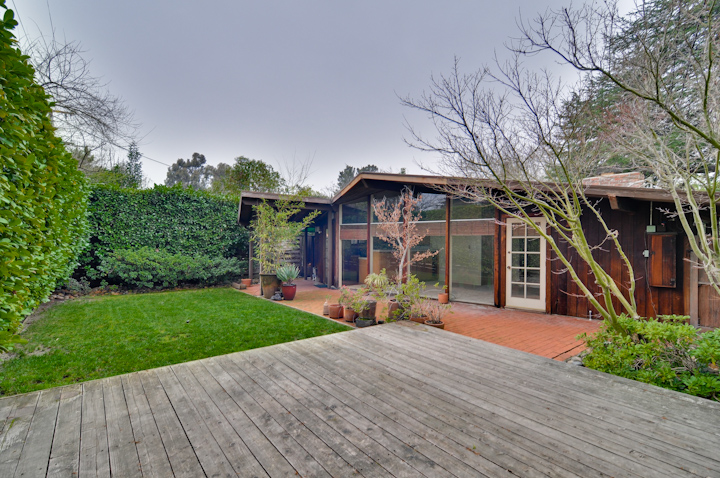 Back Yard picture - 281 Carolina Ln, Palo Alto 94306