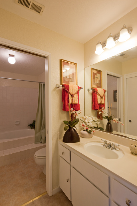 Bathroom 3a  picture - 10069 Craft Dr, Cupertino 95014