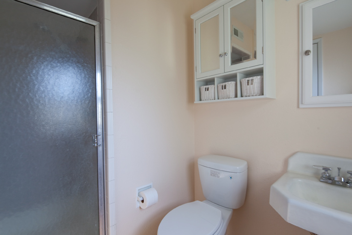 Master Bath (A) picture - 1032 Cuesta Dr, Mountain View 94040