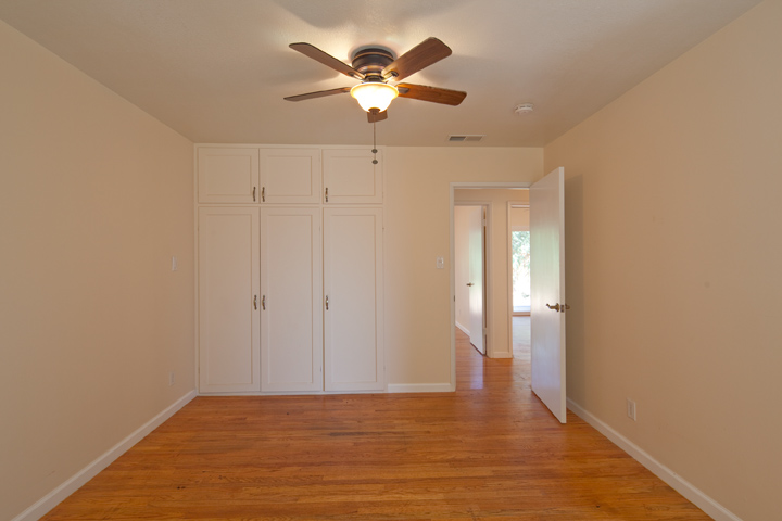 Master Bedroom (B) picture - 1032 Cuesta Dr, Mountain View 94040