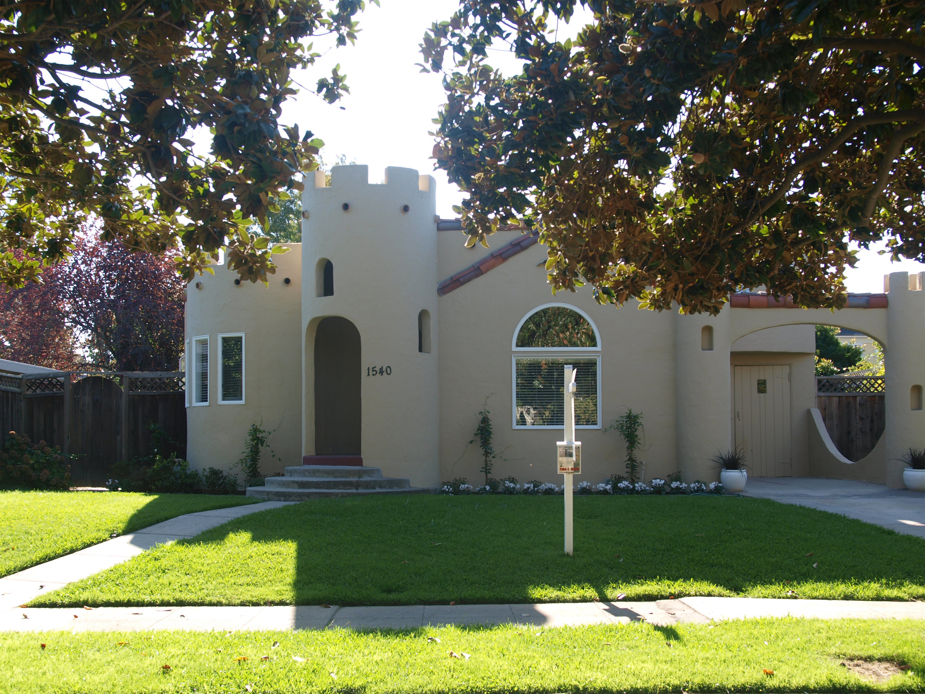Escobita Ave - College Terrace Neighborhood