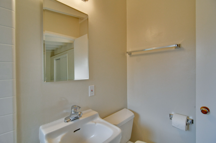 Master Bathroom (B) Picture - 2428 Laura Ln, Mountain View 94043 Master Bathroom (B) picture - 2428 Laura Ln, Mountain View 94043
