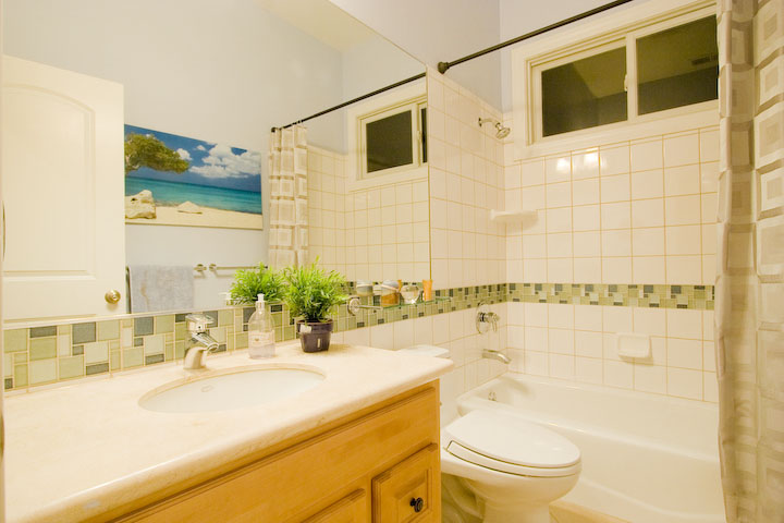 Bathroom 1 (A) Picture - 419 Leland Ave, Palo Alto 94306 Bathroom 1 (A) picture - 419 Leland Ave, Palo Alto 94306
