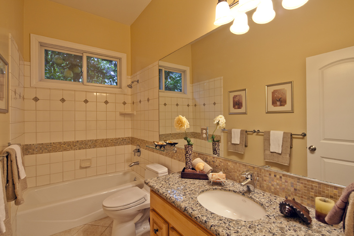 Bathroom 2 (A) picture - 419 Leland Ave, Palo Alto 94306