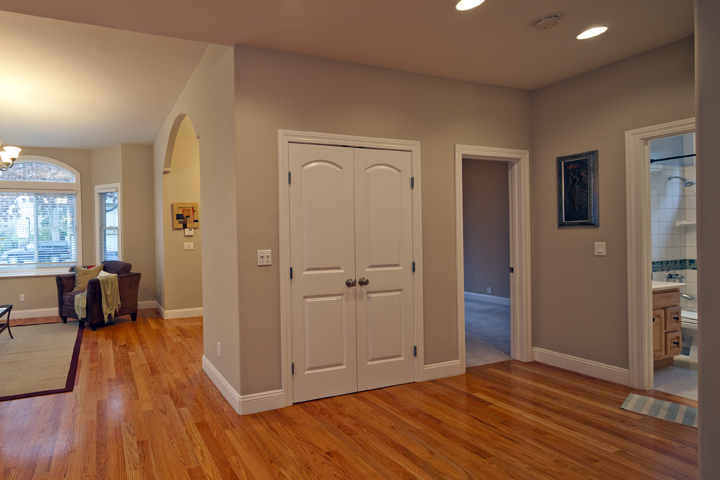 Entry Closet  picture - 419 Leland Ave, Palo Alto 94306