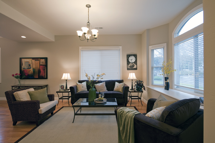 Living Room (B) picture - 419 Leland Ave, Palo Alto 94306