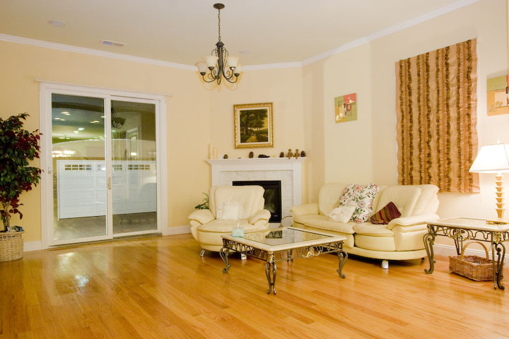Livingroom (A) picture - 419 Leland Ave, Palo Alto 94306