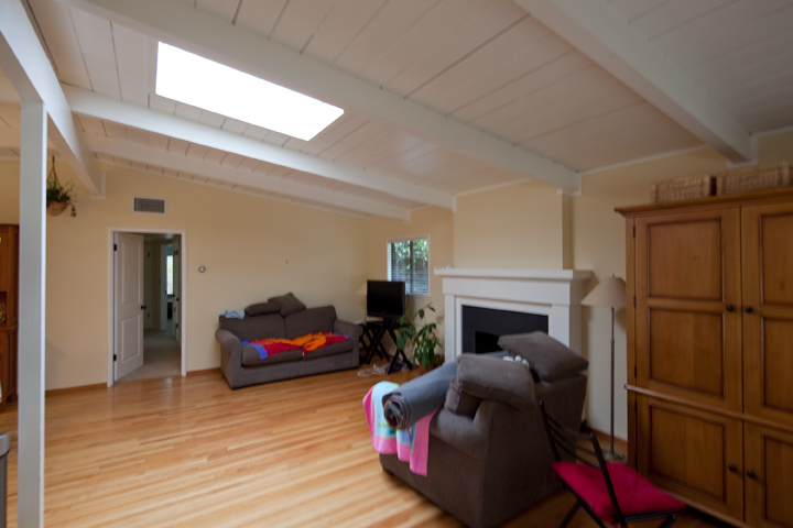 Living Room (B) Picture - 72 Lorelei Ln, Menlo Park 94025 Living Room (B) picture - 72 Lorelei Ln, Menlo Park 94025