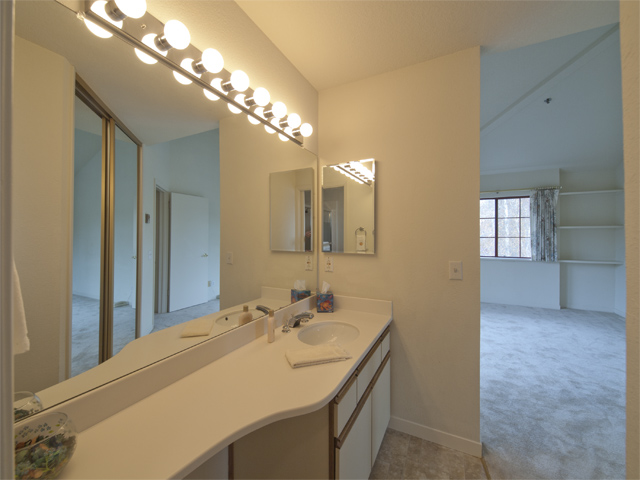 Master Bath (B) Picture - 10201 Nile Dr, Cupertino 95014 Master Bath (B) picture - 10201 Nile Dr, Cupertino 95014