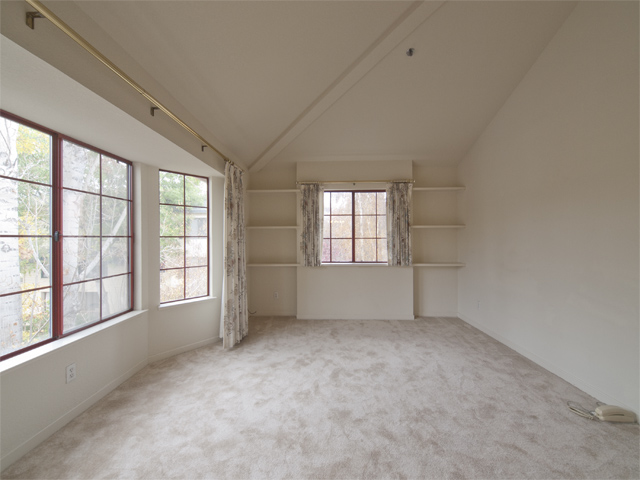 Master Bedroom (C) picture - 10201 Nile Dr, Cupertino 95014