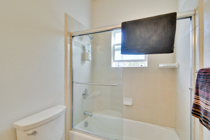 Bathroom 2 (B) Picture - 4930 Paseo Tranquillo, San Jose 95118 Bathroom 2 (B) picture - 4930 Paseo Tranquillo, San Jose 95118