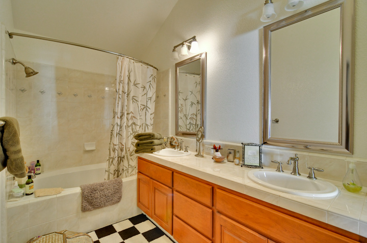 Master Bathroom (C) Picture - 4930 Paseo Tranquillo, San Jose 95118 Master Bathroom (C) picture - 4930 Paseo Tranquillo, San Jose 95118