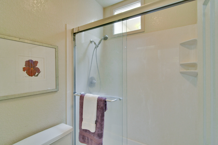 Master Bathroom (C) Picture - 317 Starfish Ln, Redwood Shores 94065 Master Bathroom (C) picture - 317 Starfish Ln, Redwood Shores 94065
