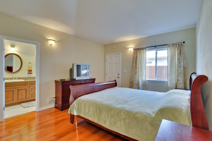 Second Master Suite picture - 3084 Stelling Dr, Palo Alto 94303
