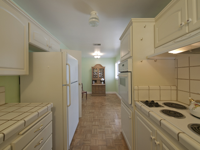Kitchen (B) picture - 2085 Tamie Ln, San Jose 95130