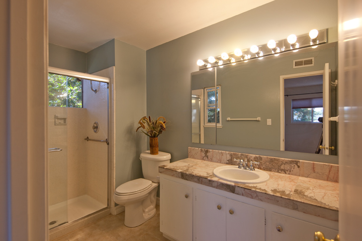Upstairs Bath  picture - 1474 Wildrose Way, Mountain View 94043
