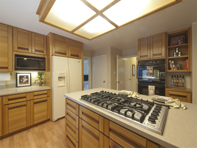 Kitchen picture - 709 Charleston Ct, Palo Alto 94303