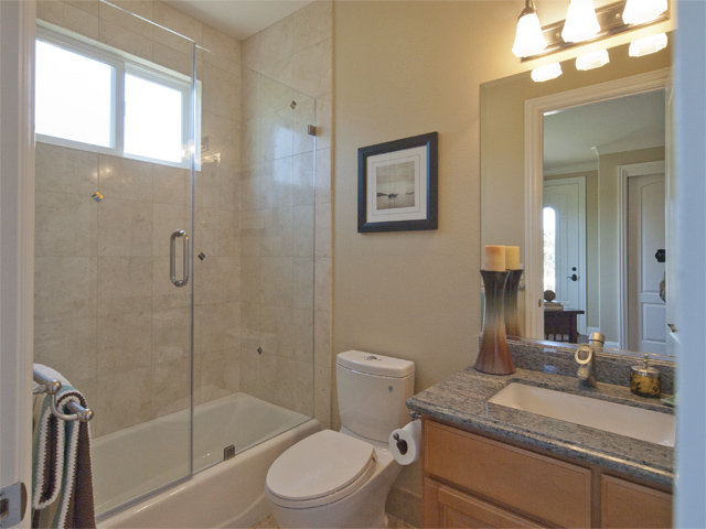 Office Bath (A) picture - 4198 Coulombe Dr, Palo Alto 94306