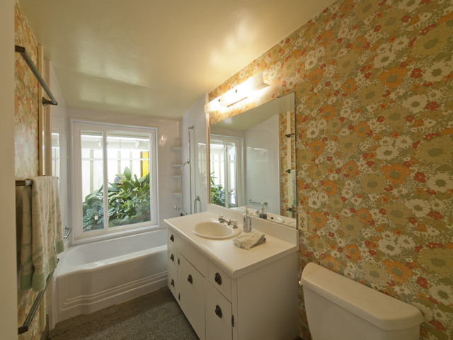 Bath (A) picture - 942 Heatherstone Way, Sunnyvale 94087