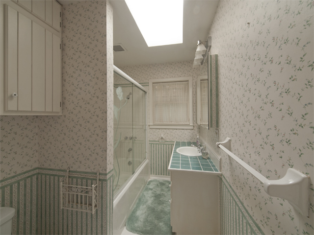 Bath picture - 714 Matadero Ave, Palo Alto 94306