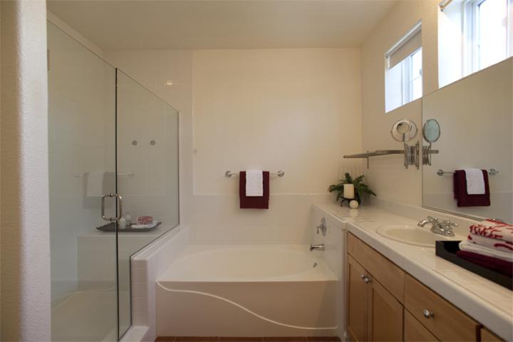 Bath 1 (B) picture - 100 Montelena Ct, Mountain View 94040