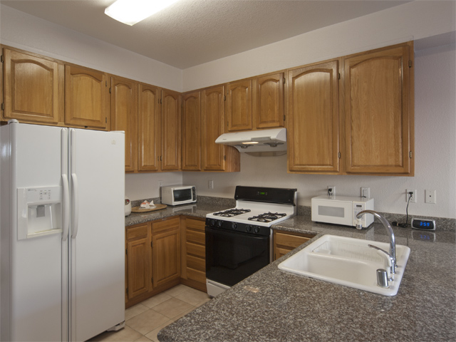 Kitchen (A) picture - 1135 Phyllis Ave, Mountain View 94040
