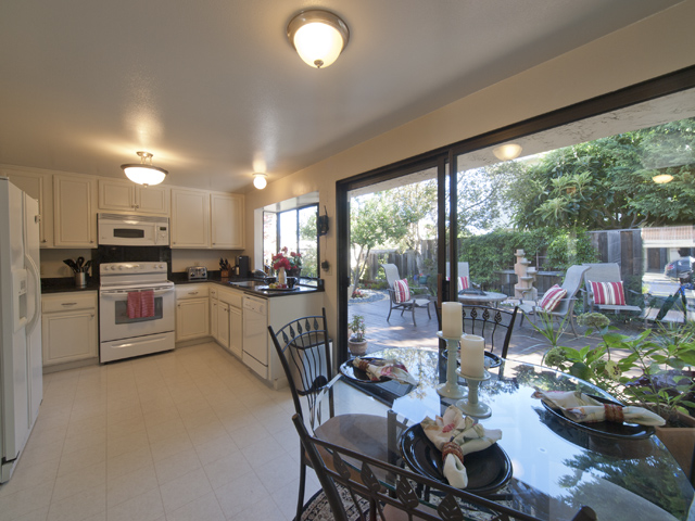 Kitchen (A) Picture - 18 Portofino Cir, Redwood Shores 94065 Kitchen (A) picture - 18 Portofino Cir, Redwood Shores 94065