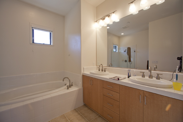 Bathroom 3 picture - 4248 Rickeys Way, Unit T, Palo Alto 94306