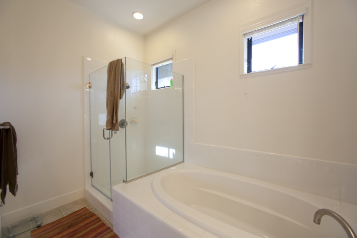 Bathroom 3 picture - 4248 Rickeys Way, Unit T, Palo Alto 94306