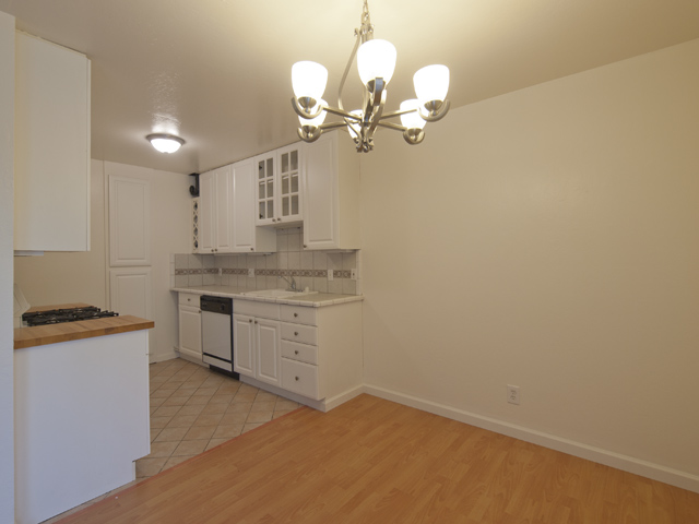 Dining Kitchen picture - 461 W Meadow, Palo Alto 94306