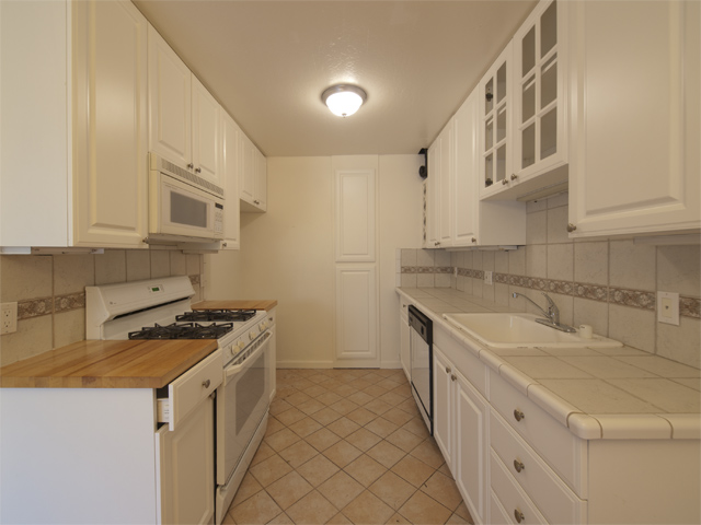 Kitchen picture - 461 W Meadow, Palo Alto 94306