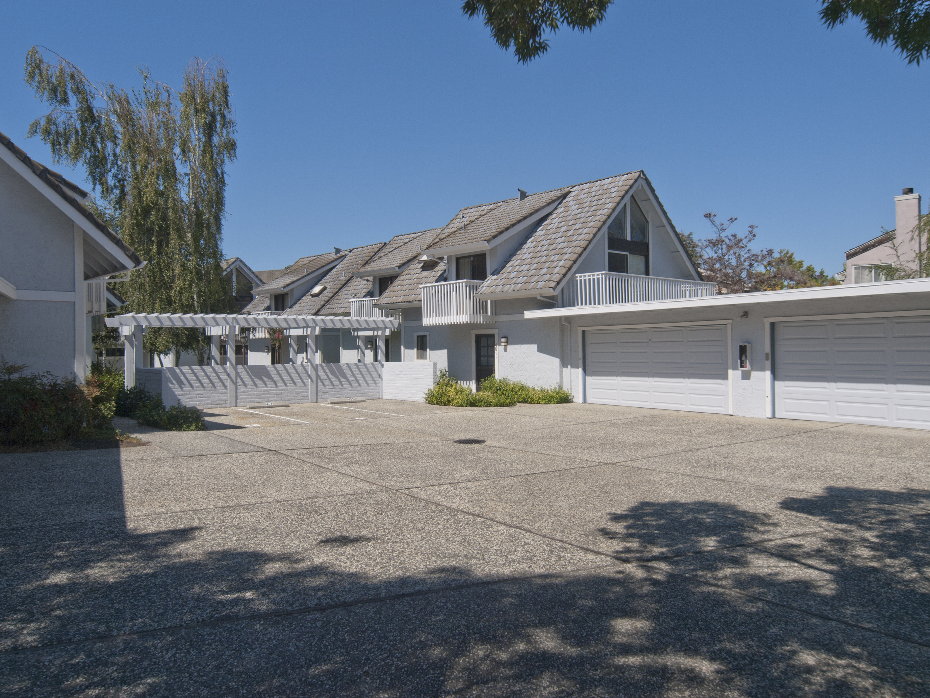 W Meadow Dr - Ventura Neighborhood