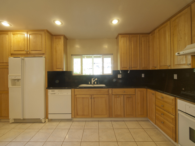Kitchen picture - 144 Walter Hays Dr, Palo Alto 94303