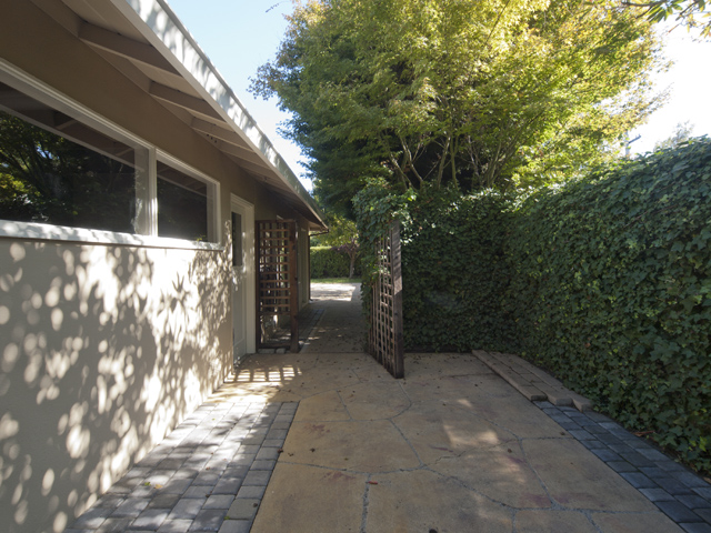 Side Utility Yard picture - 144 Walter Hays Dr, Palo Alto 94303