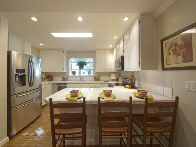 Breakfast Bar (A) picture - 2116 Windrose Pl, Mountain View 94043