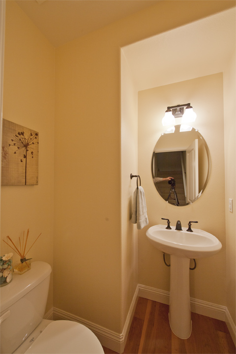 Half Bath  picture - 139 Azalea Dr, Mountain View 94041