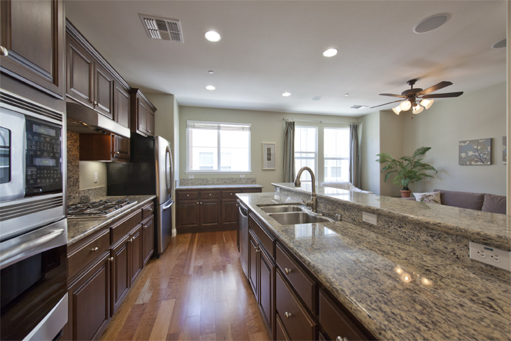 Kitchen (A) picture - 139 Azalea Dr, Mountain View 94041