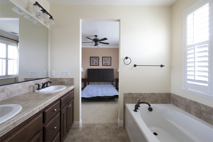 Master Bath (B) picture - 139 Azalea Dr, Mountain View 94041