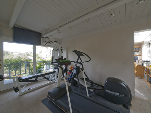 Bedroom 4 (B) picture - 27197 Black Mountain Rd, Los Altos 94022