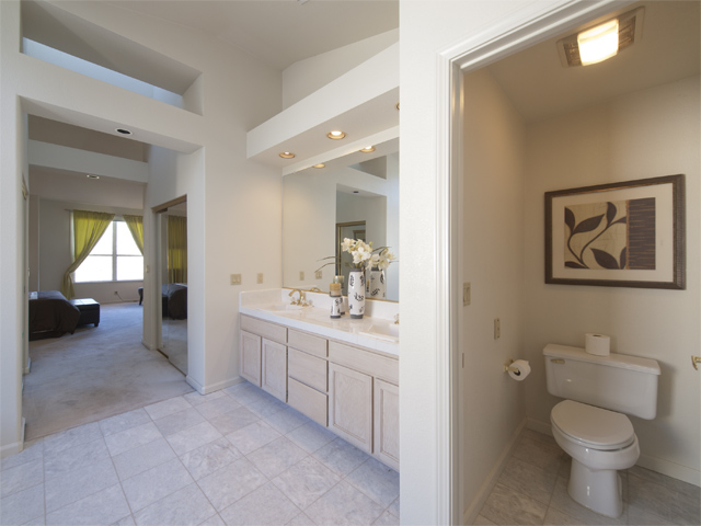 Master Bath (D) Picture - 810 Corriente Point Dr, Redwood Shores 94065 Master Bath (D) picture - 810 Corriente Point Dr, Redwood Shores 94065