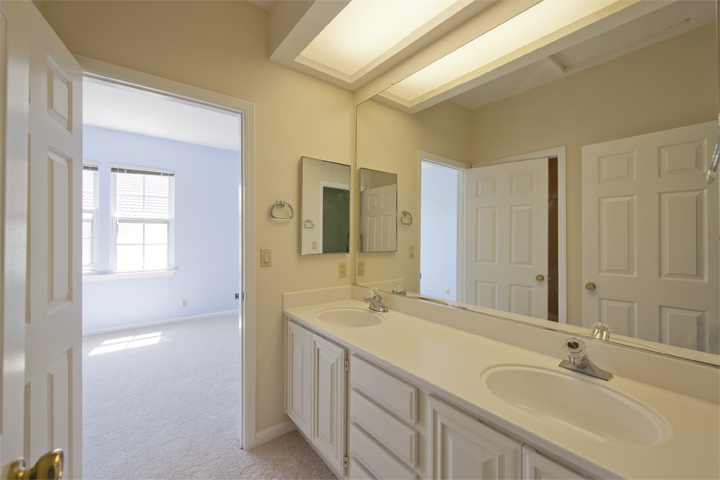 Jack N Jill Bath (A) Picture - 10 Dockside Cir, Redwood Shores 94065 Jack N Jill Bath (A) picture - 10 Dockside Cir, Redwood Shores 94065