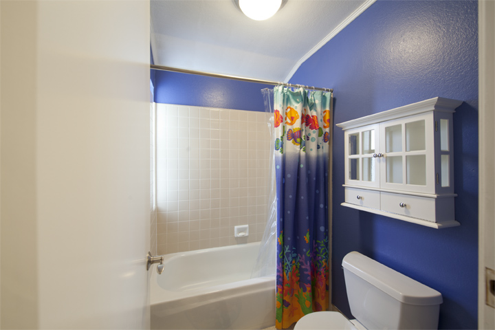 Bathroom (B) picture - 1103 Doyle Pl, Mountain View 94040