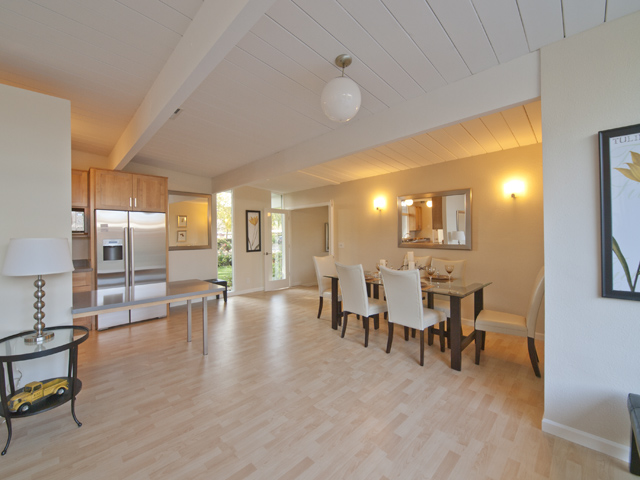 Dining Area picture - 976 Elsinore Dr, Palo Alto 94303