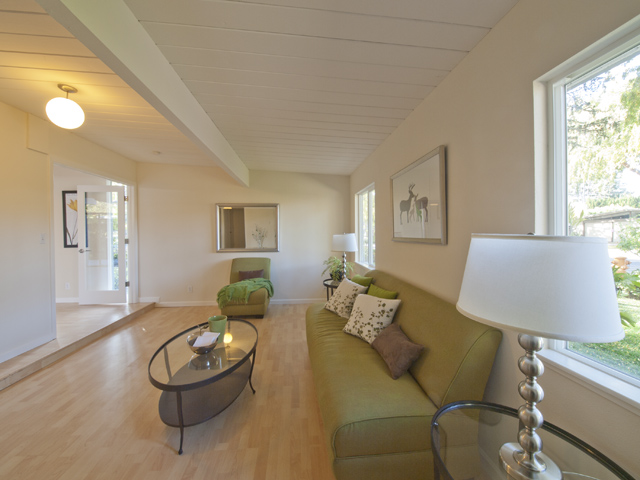 Family Room picture - 976 Elsinore Dr, Palo Alto 94303