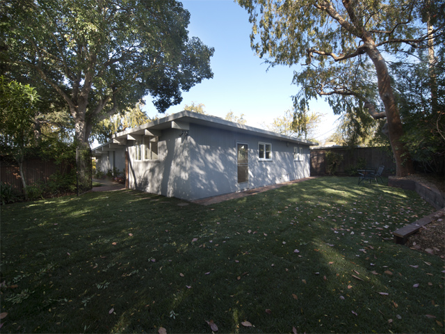 Yard picture - 976 Elsinore Dr, Palo Alto 94303