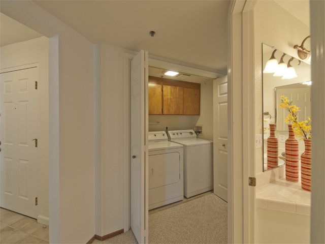 Laundry picture - 365 Forest Ave, Unit 4c, Palo Alto 94301