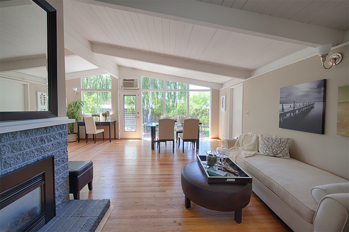 Living Room picture - 3890 Louis Rd, Palo Alto 94303