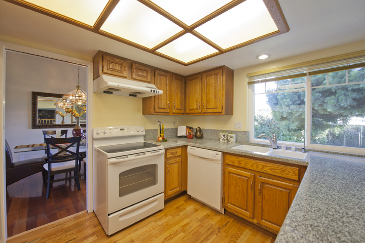 Kitchen (B) picture - 6502 Mcabee Rd, San Jose 95120