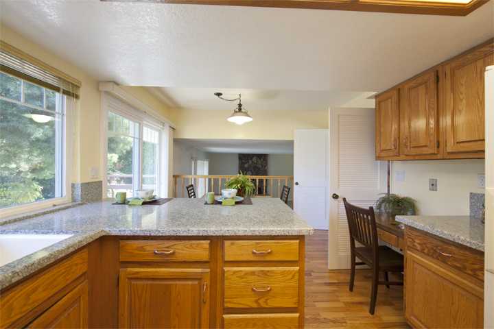 Kitchen (C) picture - 6502 Mcabee Rd, San Jose 95120
